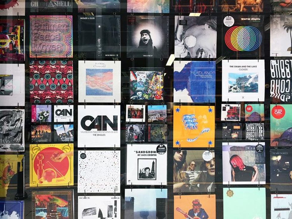 Usethis_oldhamstreet_records-scaled_0