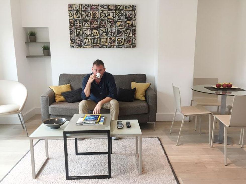 Usethis_therosebery_livingroom-scaled_0