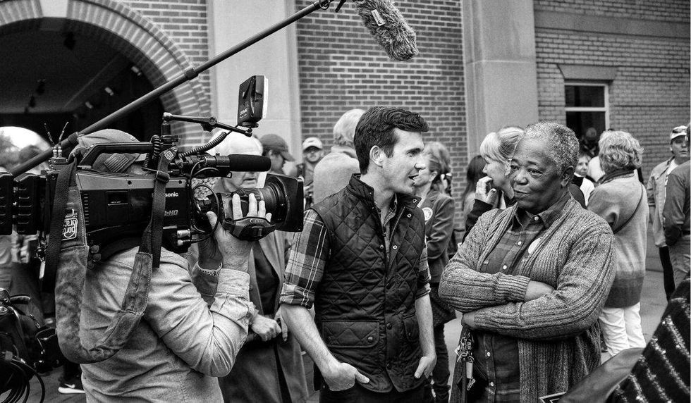 vaughn hillyard interviewing a person