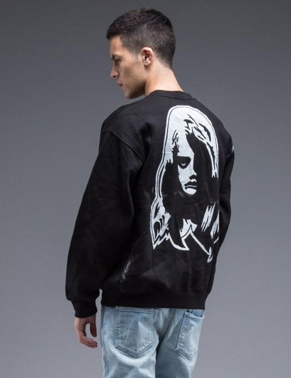 Warren_blacksweater_m-03_2-80d8b91289e5ba1e98df72cedbd9