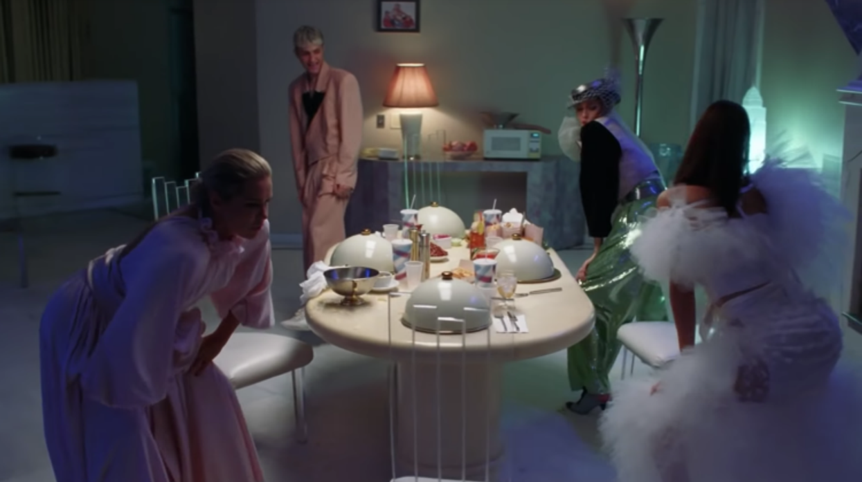 Watch Gigi, Bella & Yolanda Hadid Channel 'Beetlejuice' in Couture