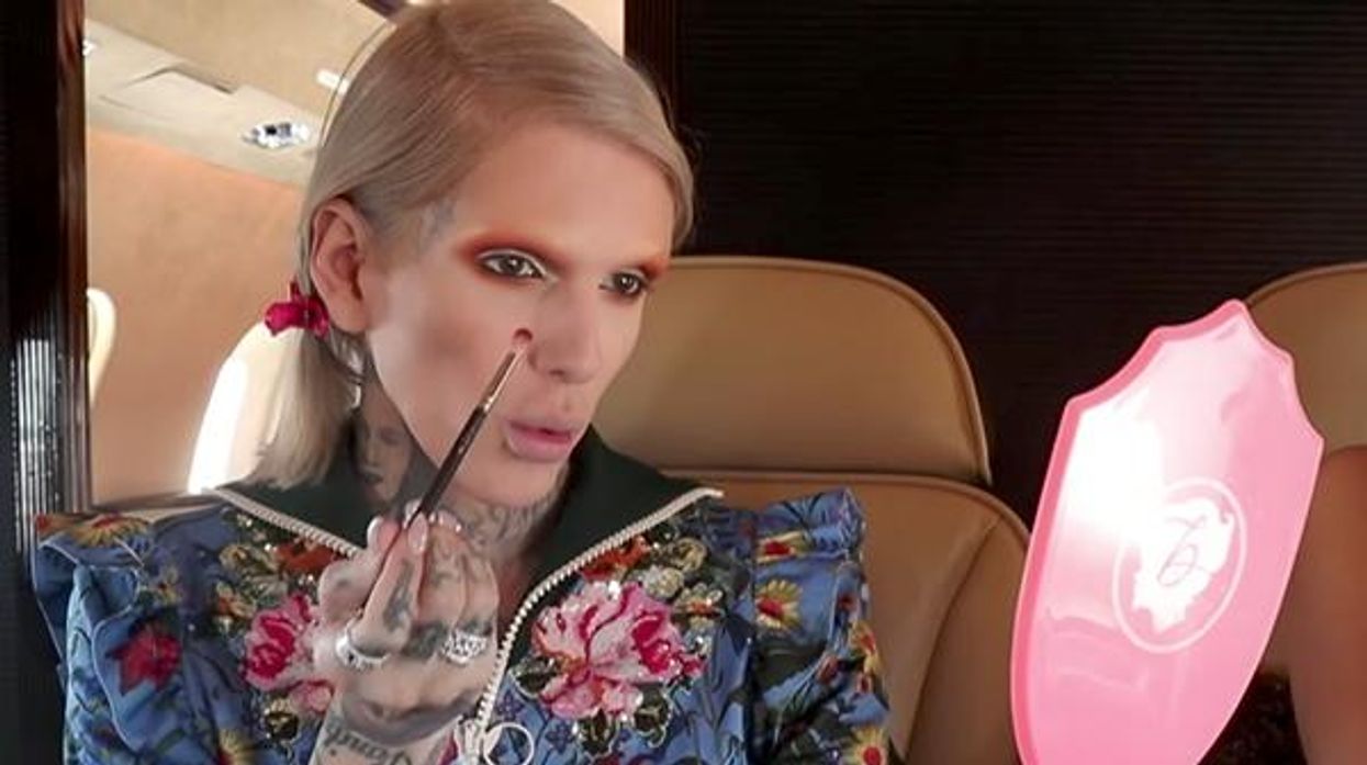 Watch Jeffree Star Beat His Face in a Private Jet