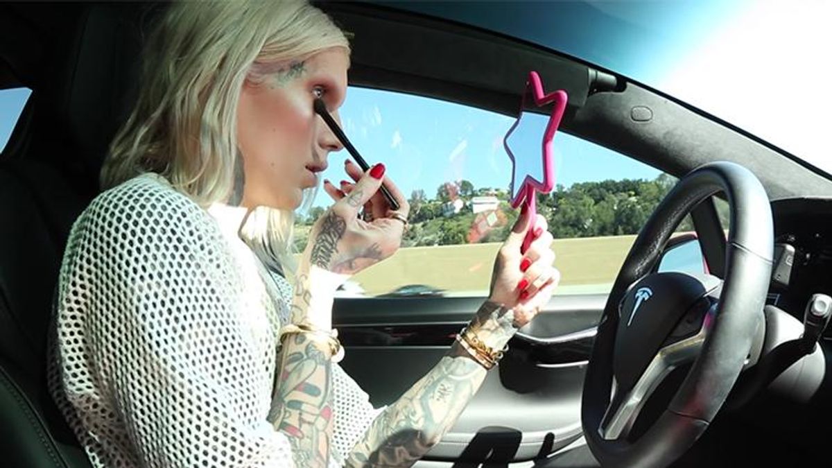 Watch Jeffree Star Do a Full Face of Makeup While Driving a Car