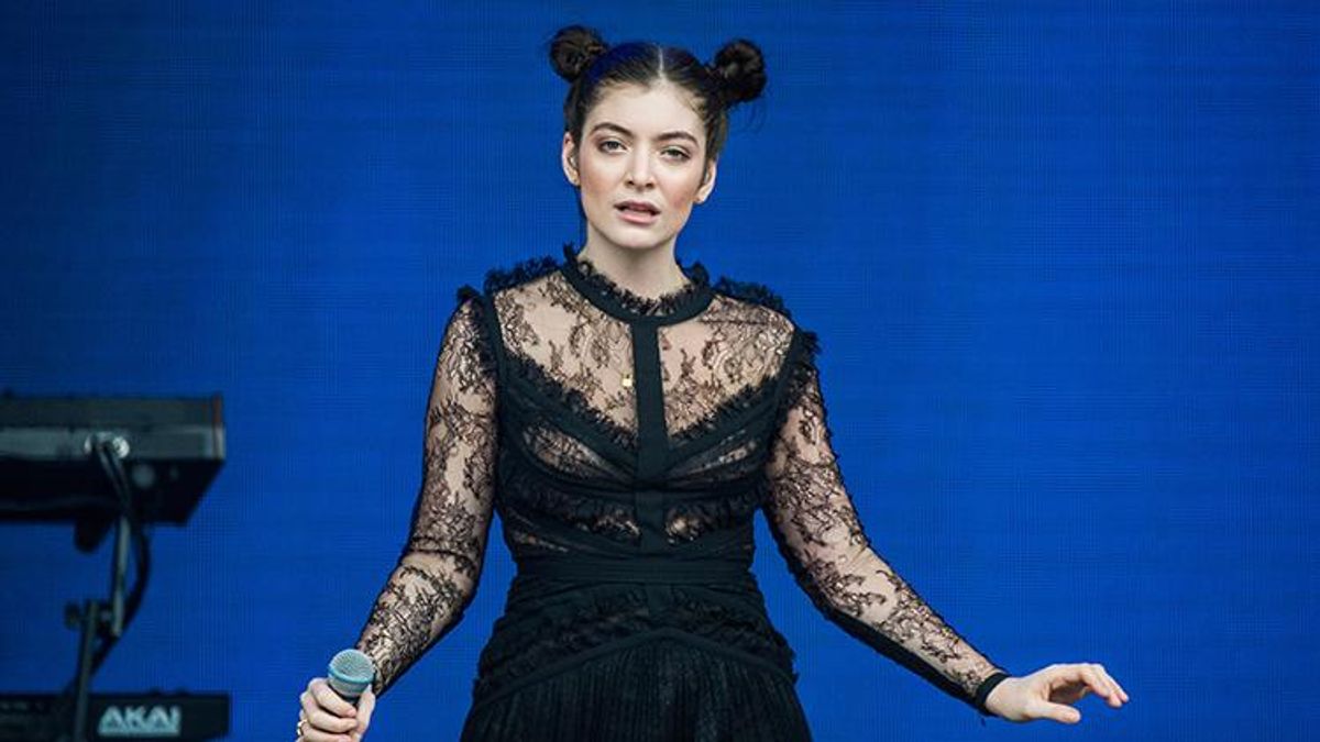 Watch Lorde Cover Frank Ocean's 'Solo'