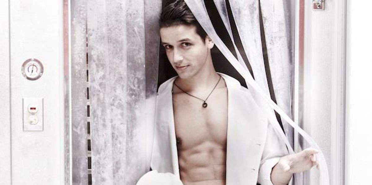 Xotiningiz uchun jinsiy sherik toping Erotik striptiz videolar