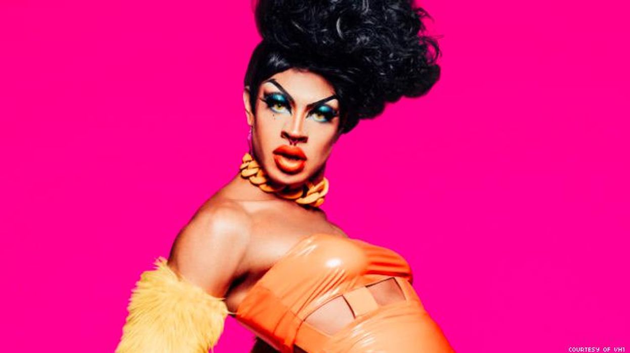 Yvie Oddly