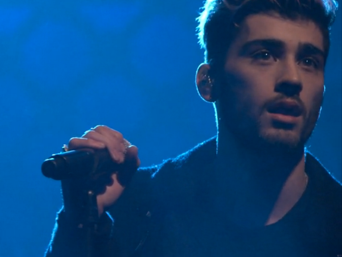 WATCH Zayn Malik Performs New Song on The Tonight Show