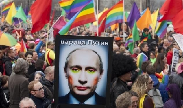 Senator Pressures Russia Over Anti-Gay Laws
