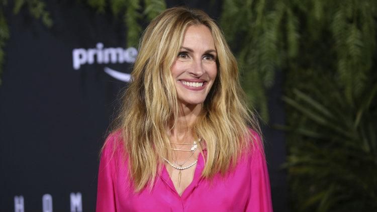 Julia Roberts Says Iconic Red Carpet Armpit Hair Wasn T A Statement