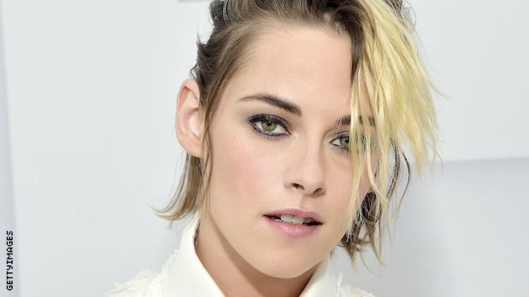 First Look Kristen Stewart Is The Perfect Princess Diana In Spencer