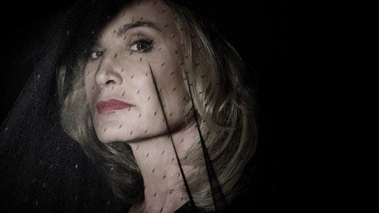 why-do-gay-men-love-witches-jessica-lange-fiona-goode-american-horror-story-coven