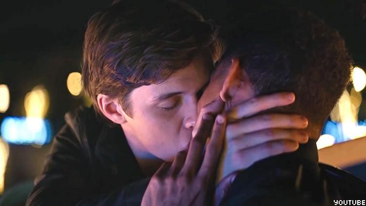 Love Simon kiss.