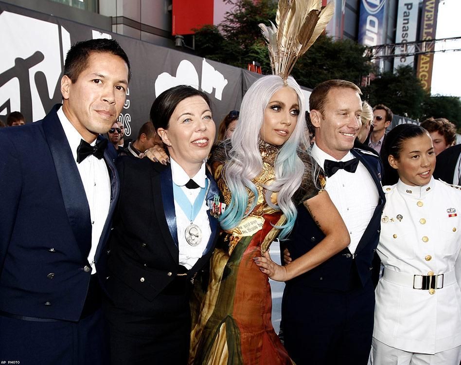 Lady Gaga Walks the Red Carpet with Gay Soldiers (2010)