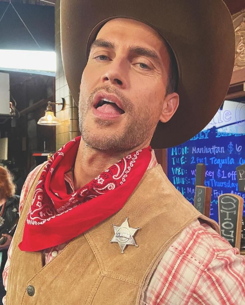 15 Sexy Pics of 'Call Me Kat' Stud Cheyenne Jackson