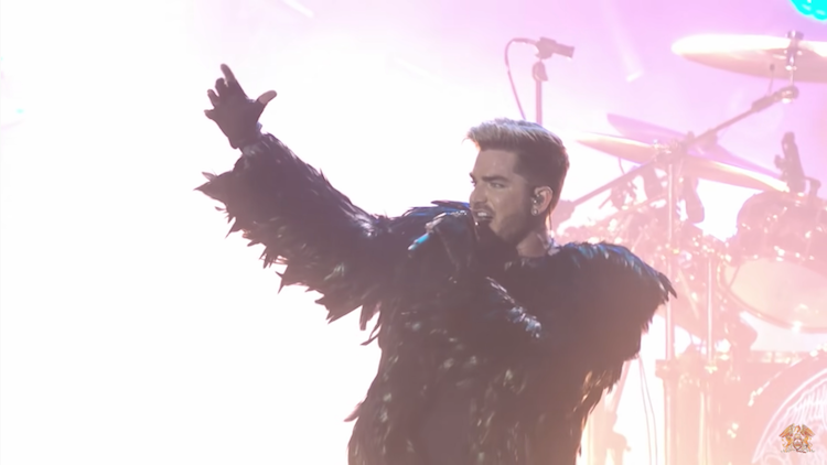 Adam Lambert singing with Queen