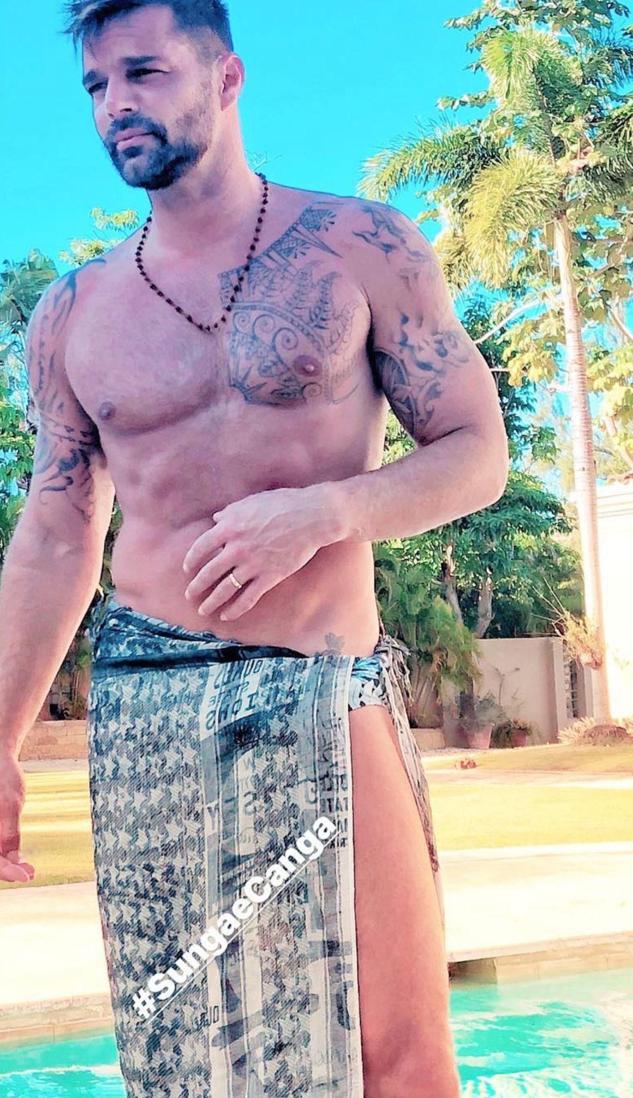 Ricky Martin Hot Shirtless Pics Spring Summer
