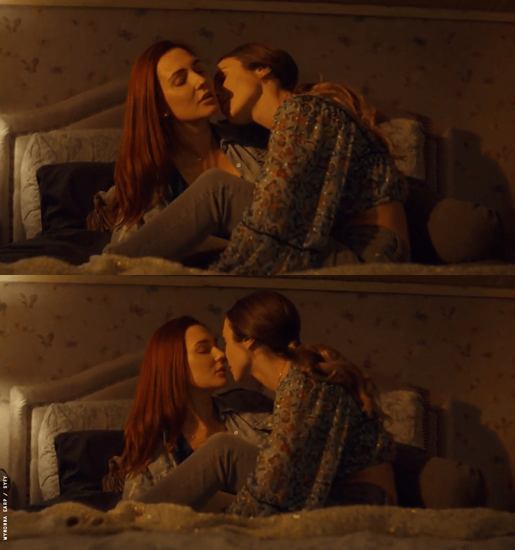 Waverly and Nicole making out